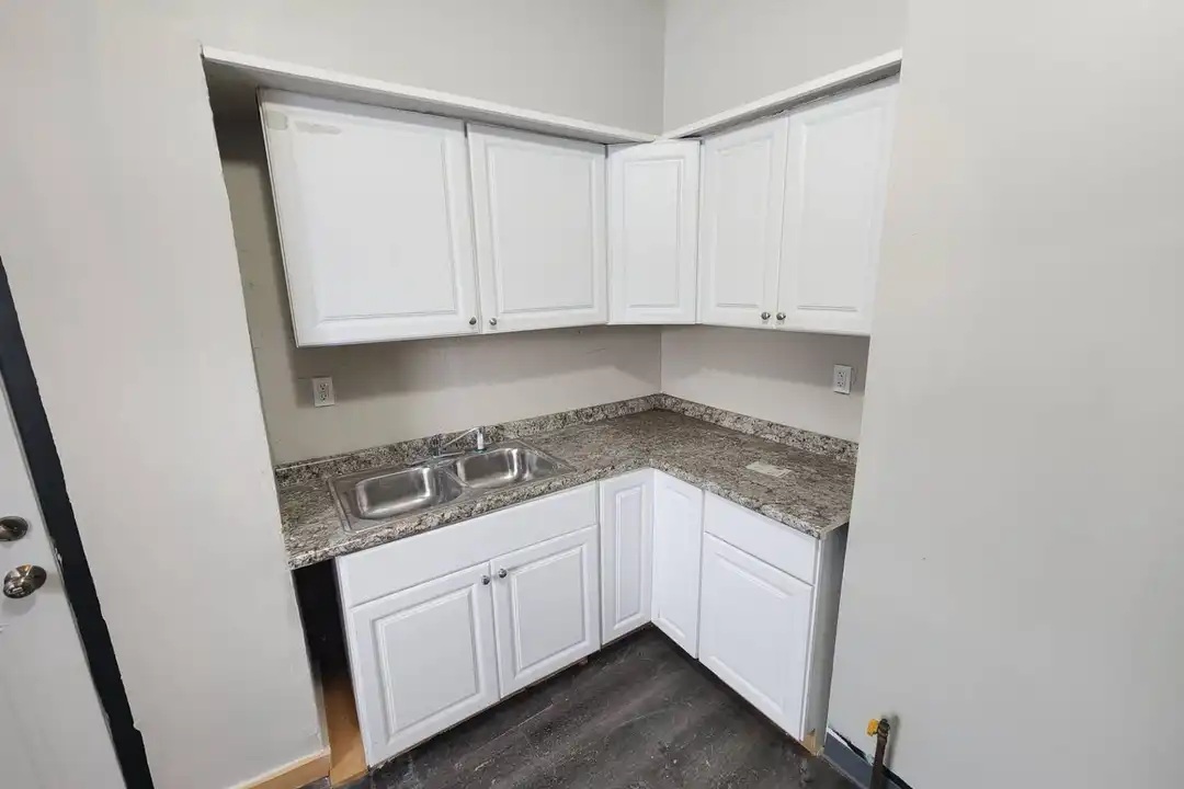 Apartment in Cleveland, Forest Hills, Cuyahoga - View 3