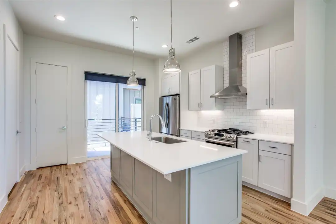 Apartment in Dallas - More