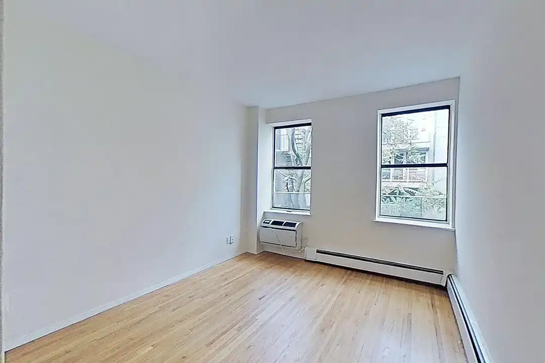 365 W 52nd St unit 4F - More