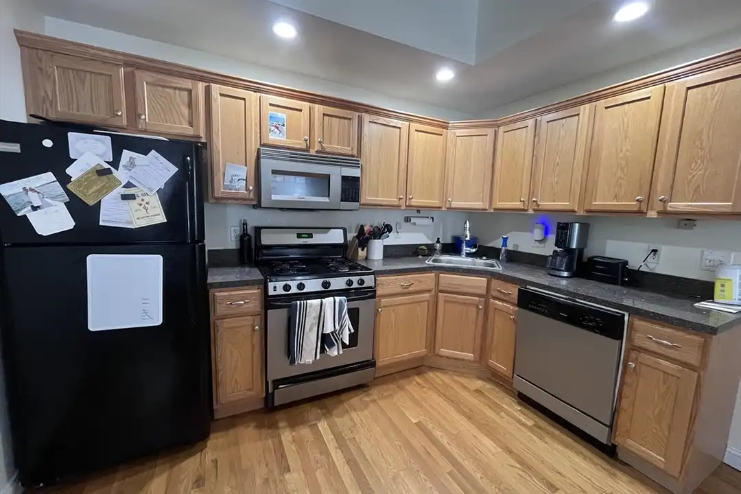 Apartment in South Boston, Dorchester Heights - View 2