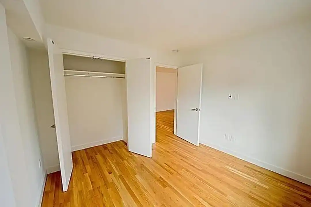101 W 15th St unit 627 – pohled 4