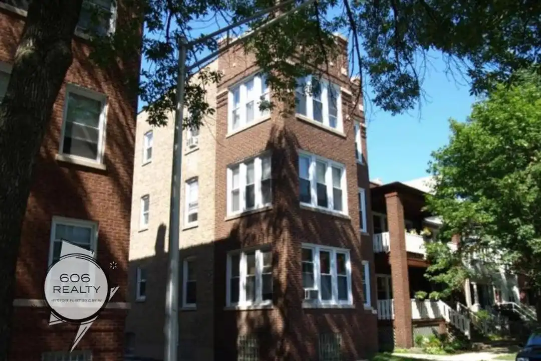 1644 W Summerdale Ave - View 2