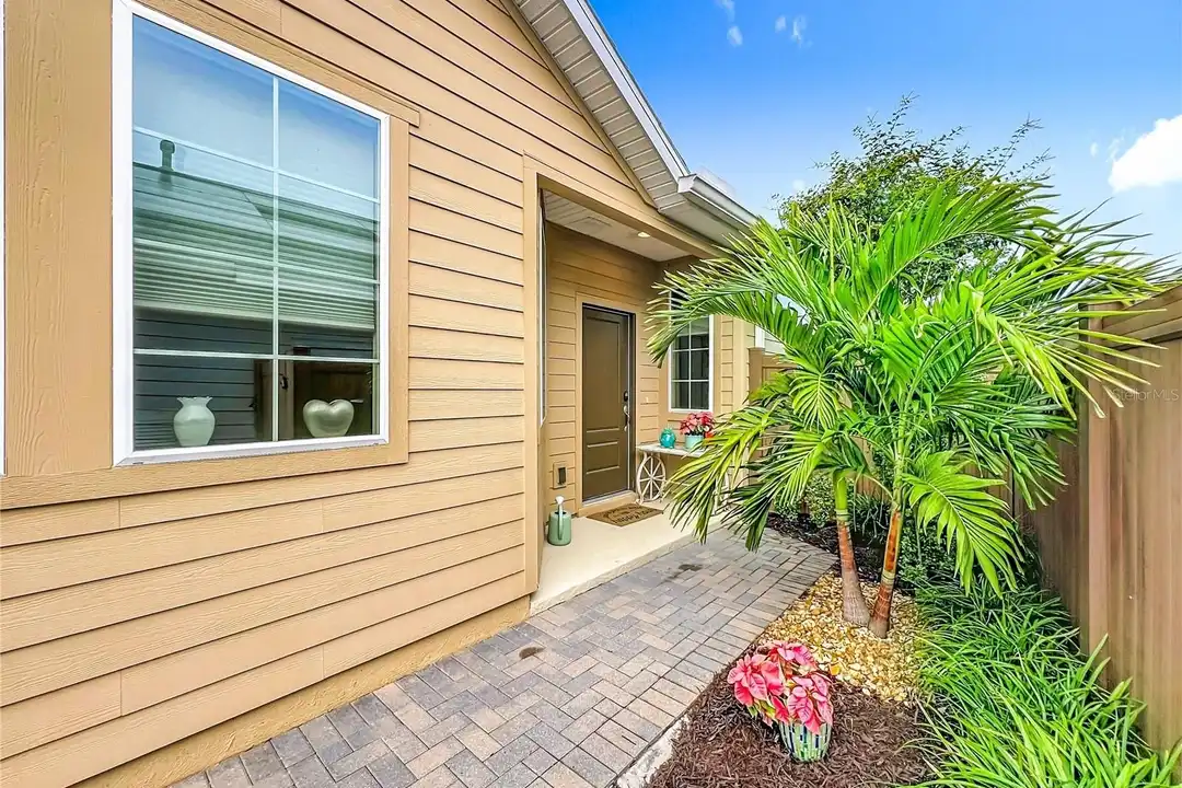 383 Alcove Dr - More