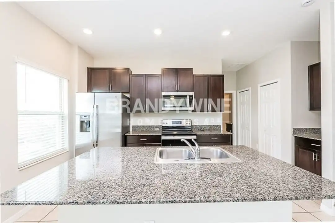 5580 Mercado Dr - More