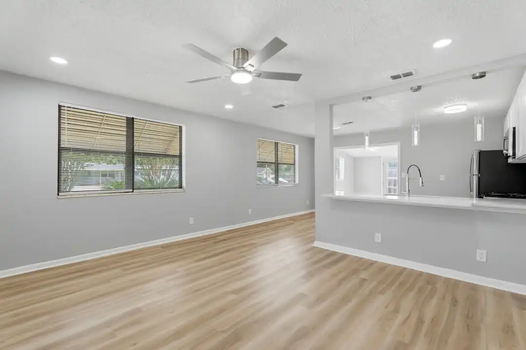 6766 Londonbridge Ln - More