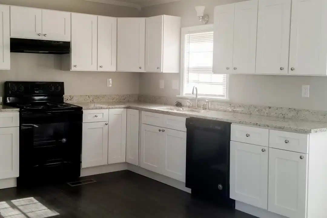 724 S Main St - View 6