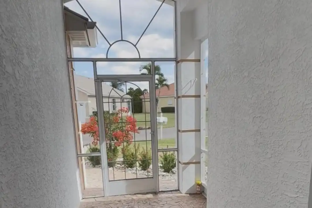 822 NW Sorrento Ln - View 3