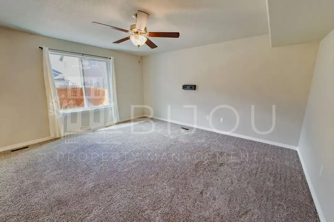 10881 Aliso Dr - View 4