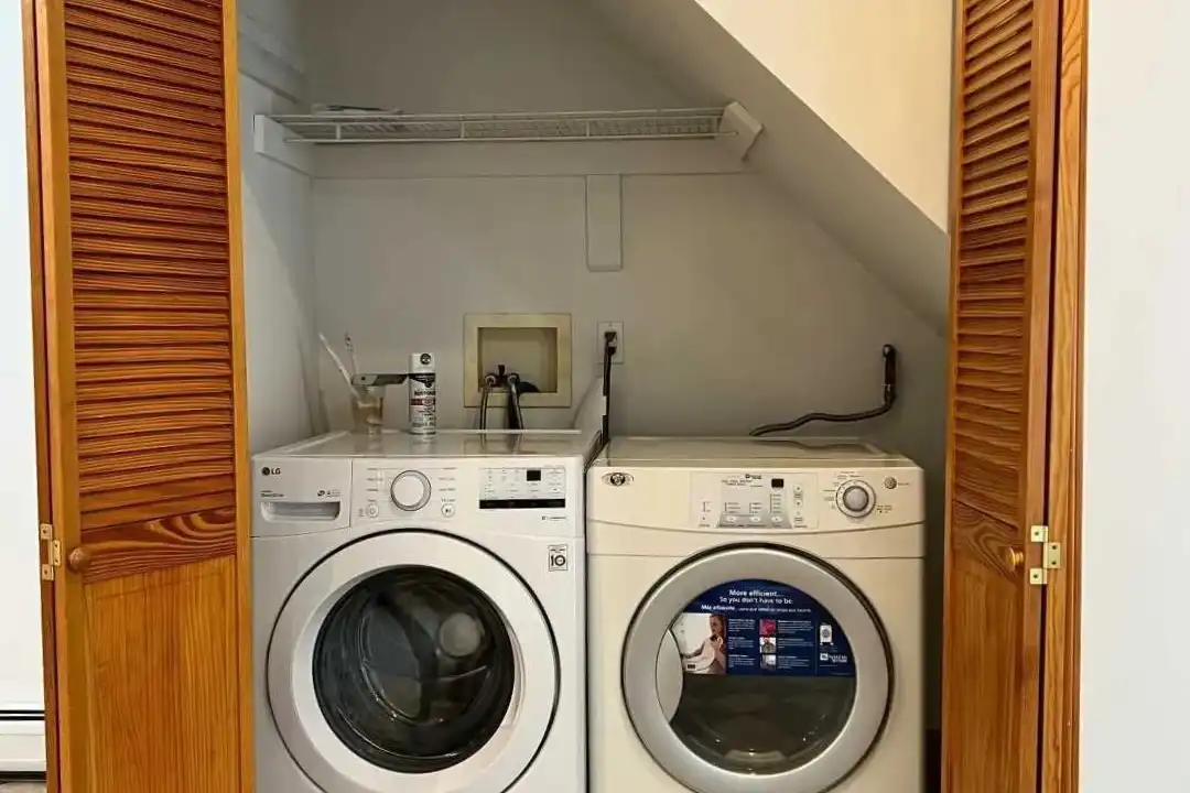 367 Morse Ave unit 2 - View 6