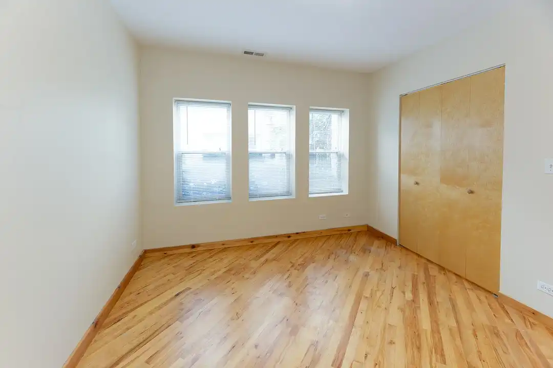 1118-28 E. Hyde Park Blvd. – photo 1