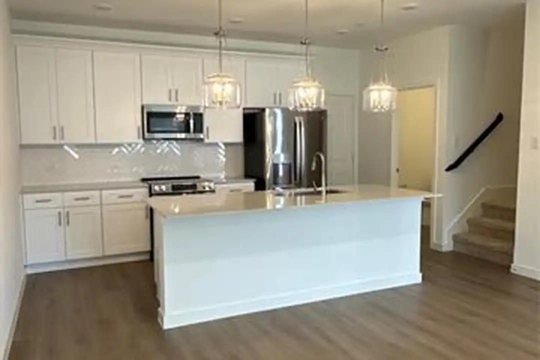 7621 Dakota Dr - View 3