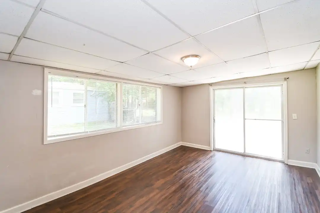 10513 Suomi St – pohled 6