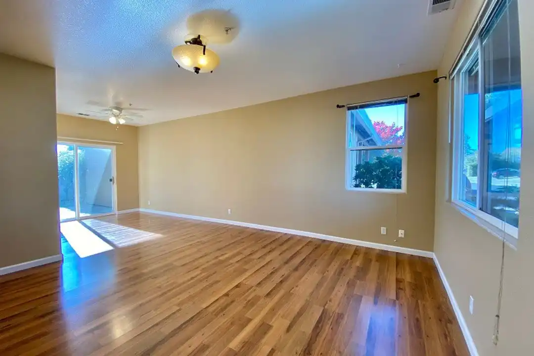 2141 Devonshire Dr unit 2141 Devonshire Drive - View 6