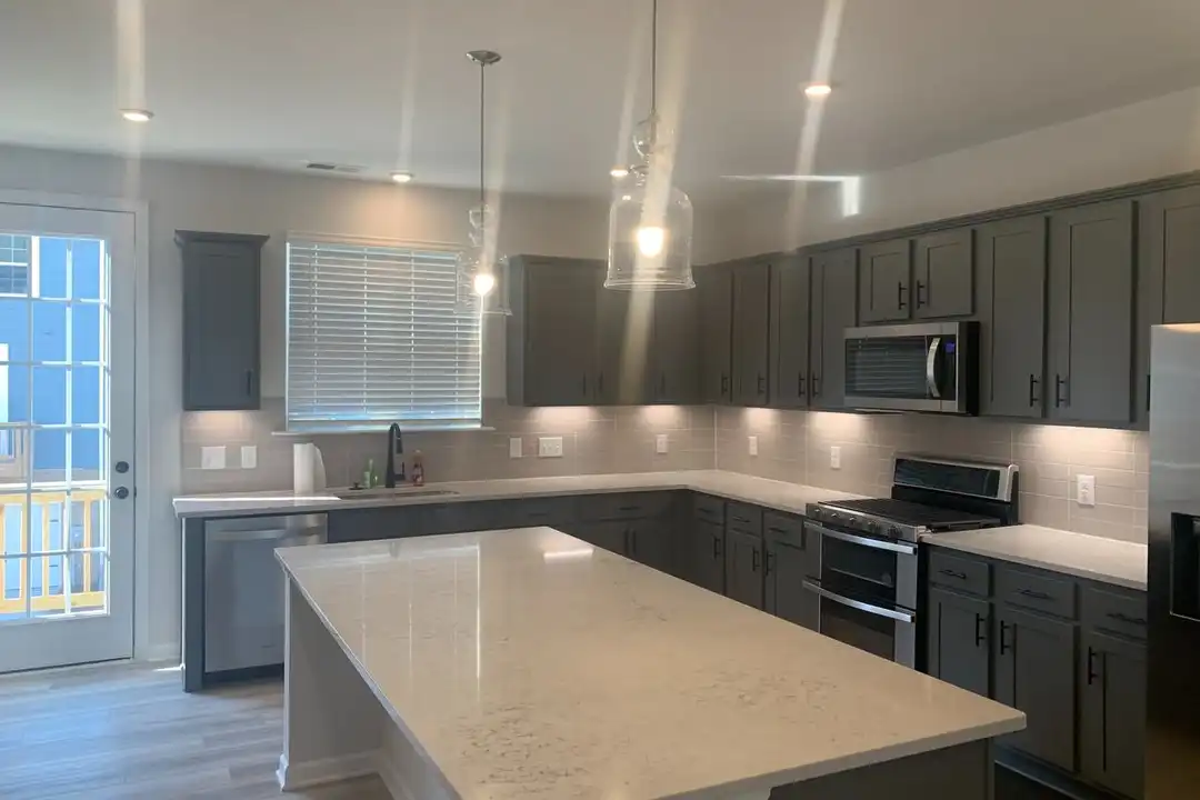 4338 Reed Crk Dr - View 2
