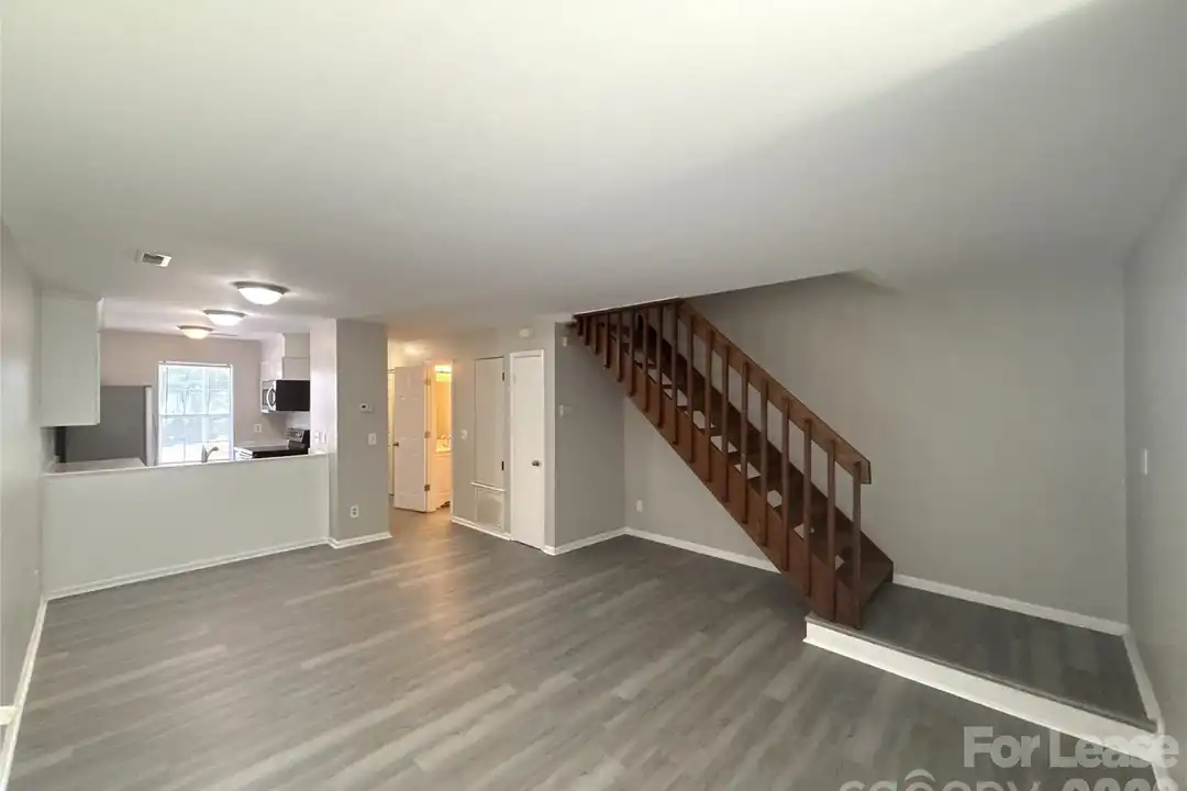 4042 Briarhill Dr - View 6