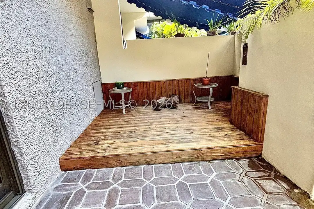 2666 Tigertail Ave #114 - View 2