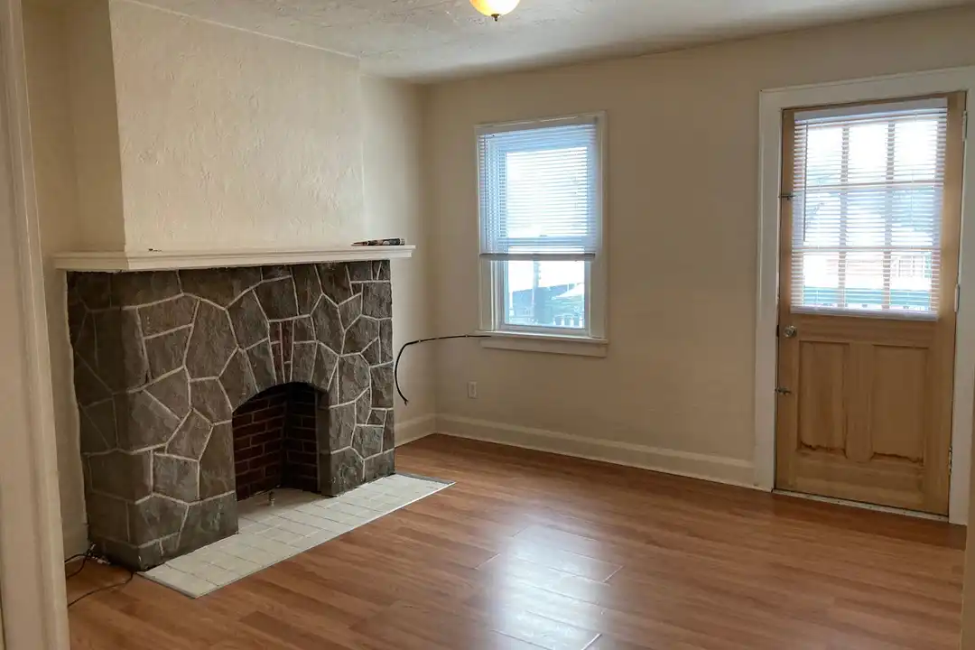 7338 Whipple St unit 7338 Whipple Street - Apt 10 – photo 1 of 8