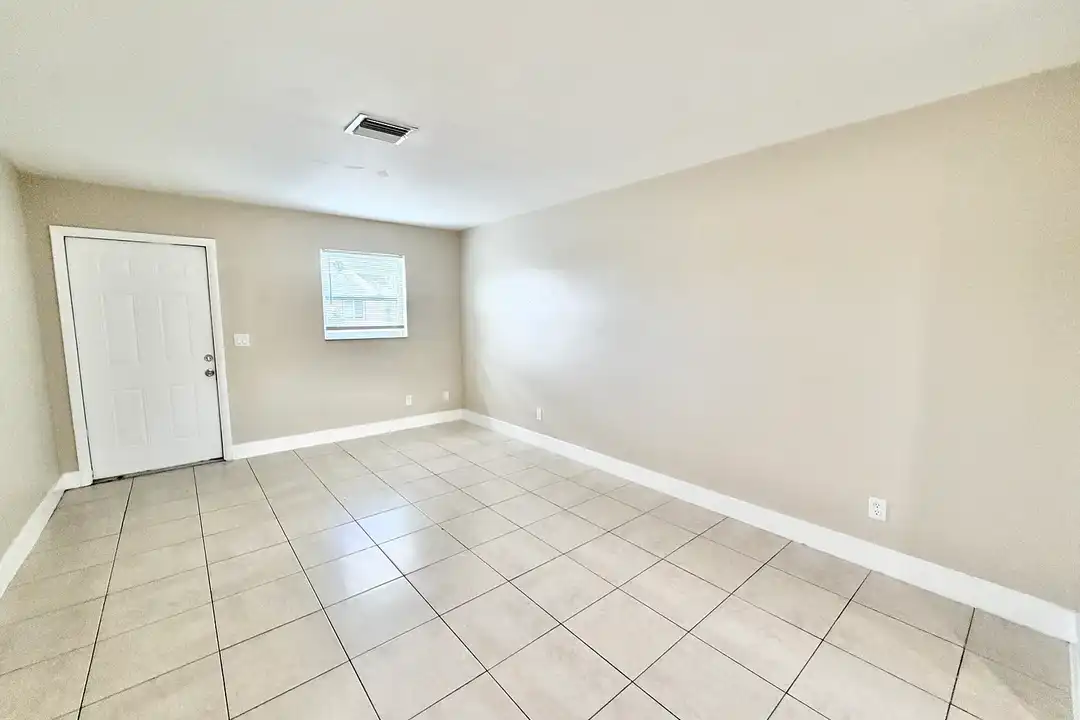Sunshine Apartments - View 4