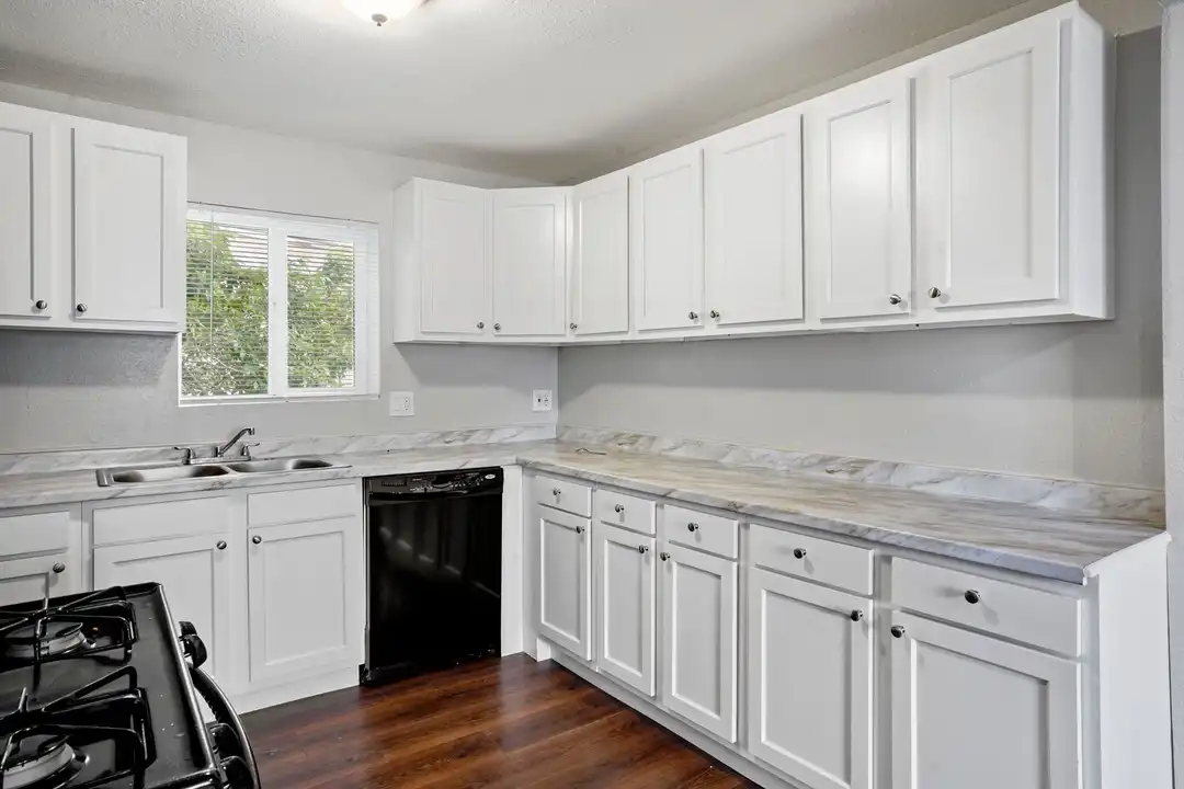 982 S Sheridan Blvd – pohled 2