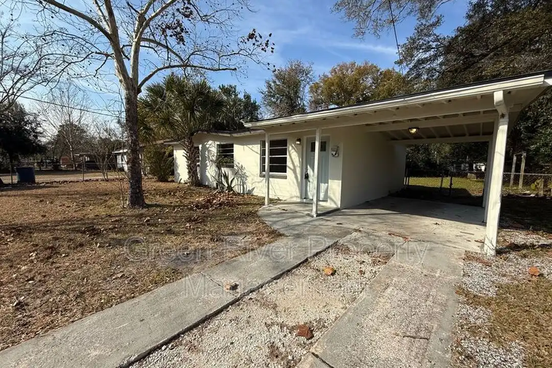 1033 Ake Ln – pohled 2