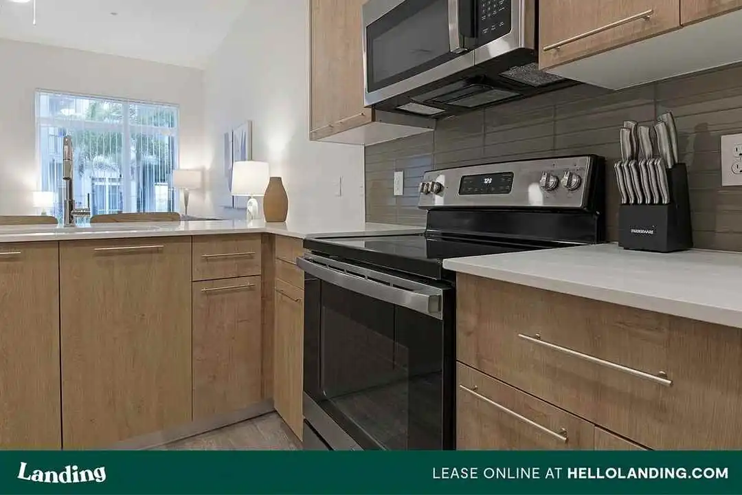 5256 International Dr. – pohled 6