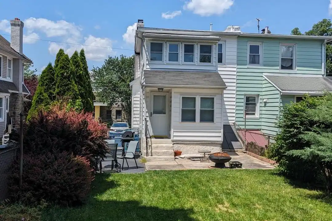 641 Loraine St - View 3
