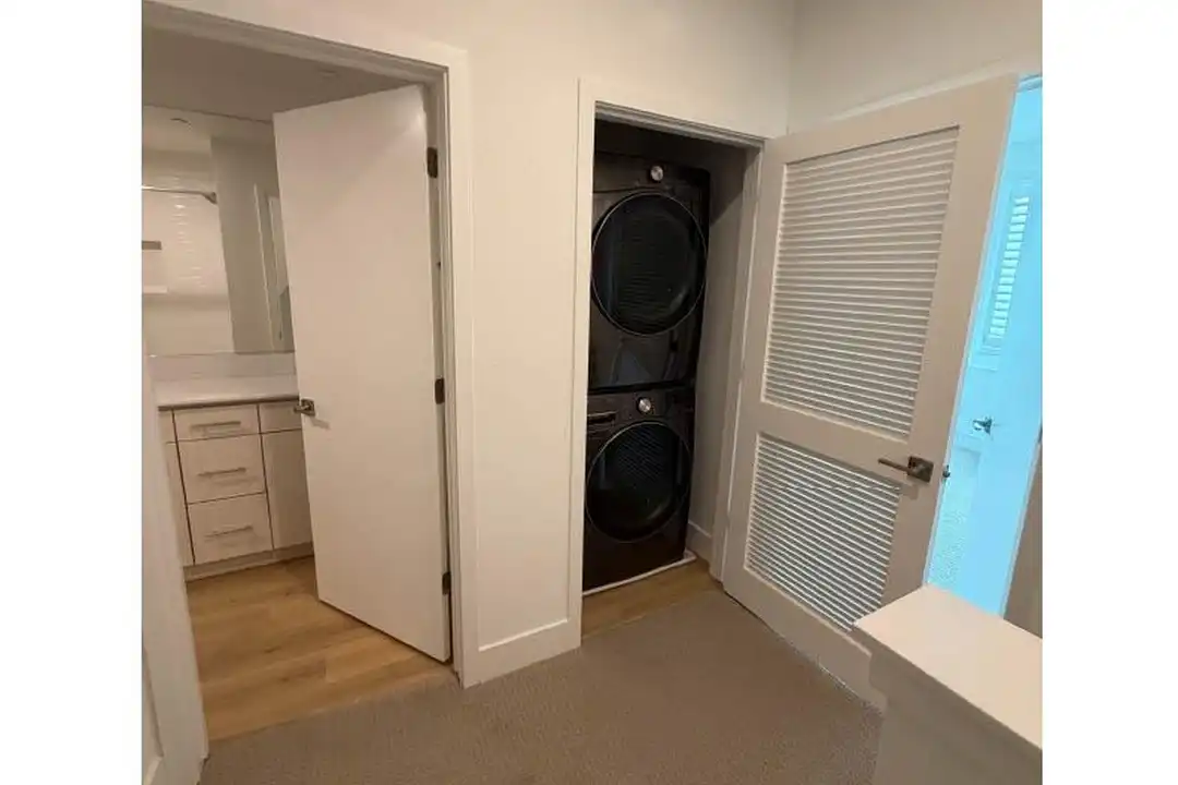 1753 Capulet Dr - View 6