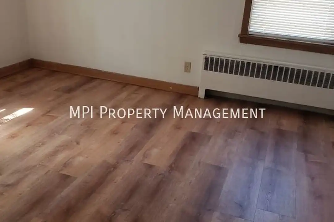 336 N 75th St - More