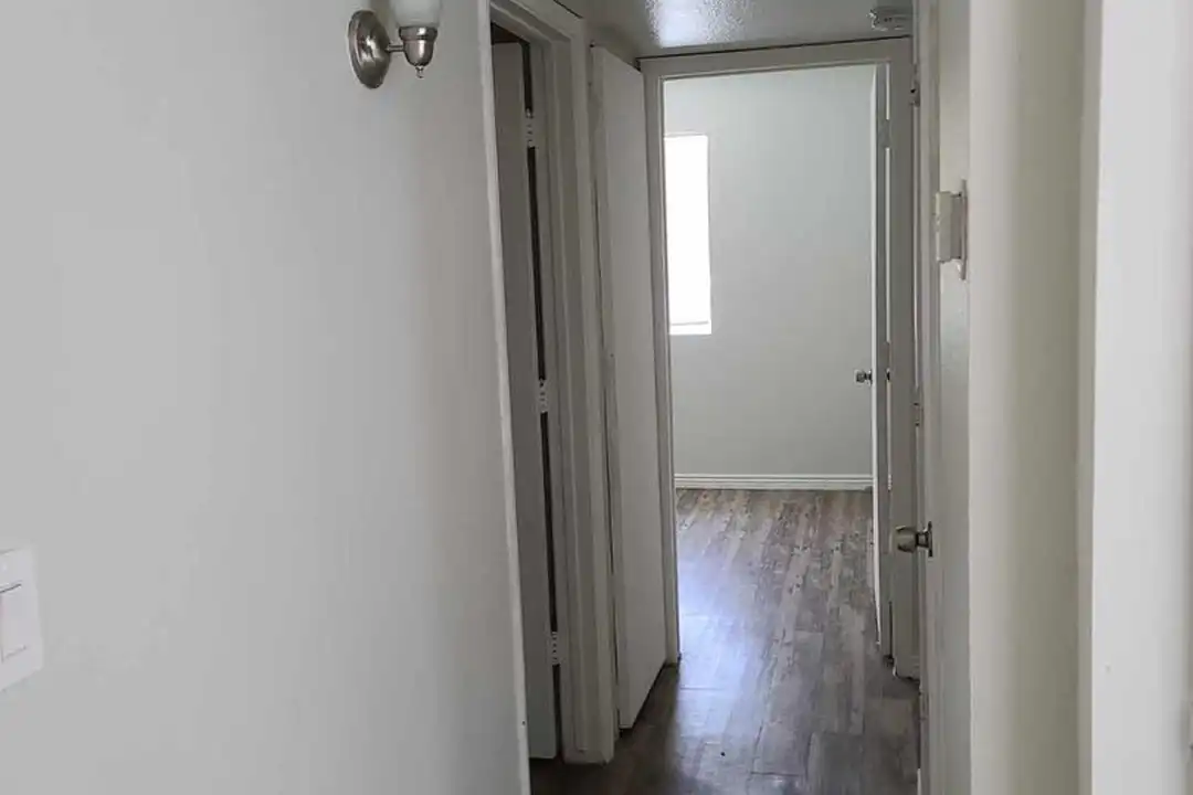 Apartment in Phoenix - View 3