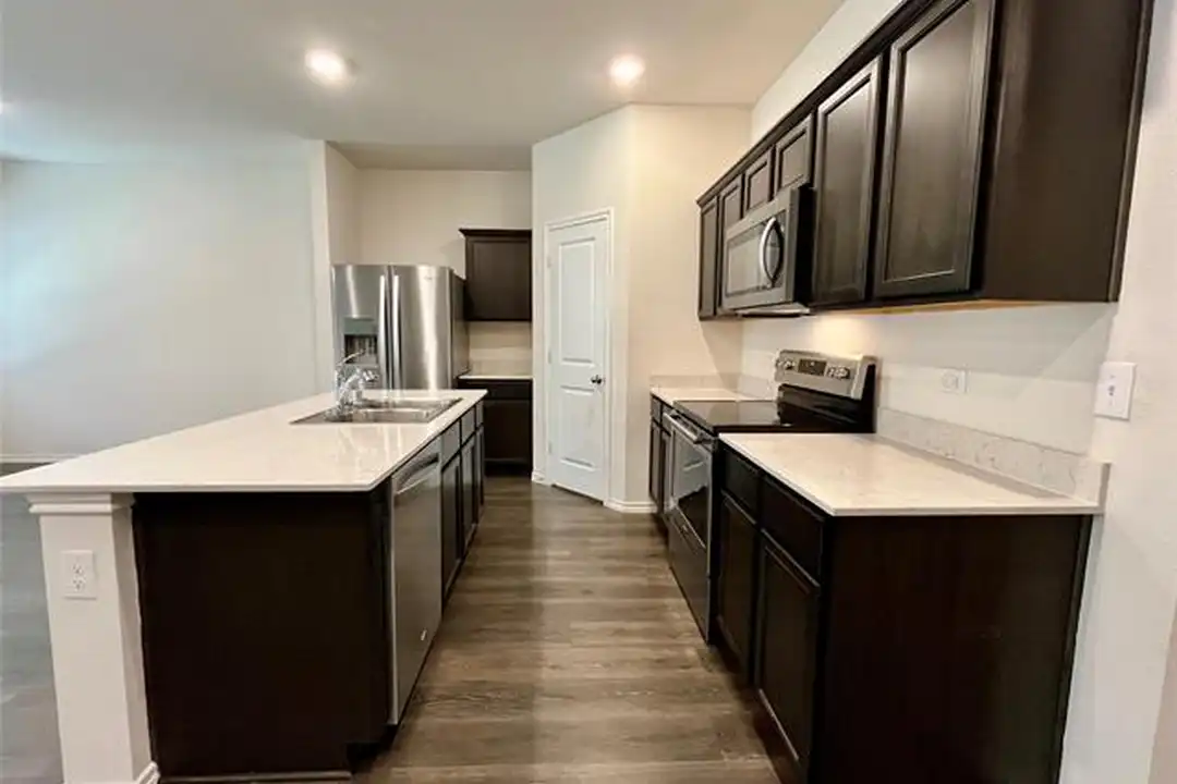 2304 Lattimore St - View 3