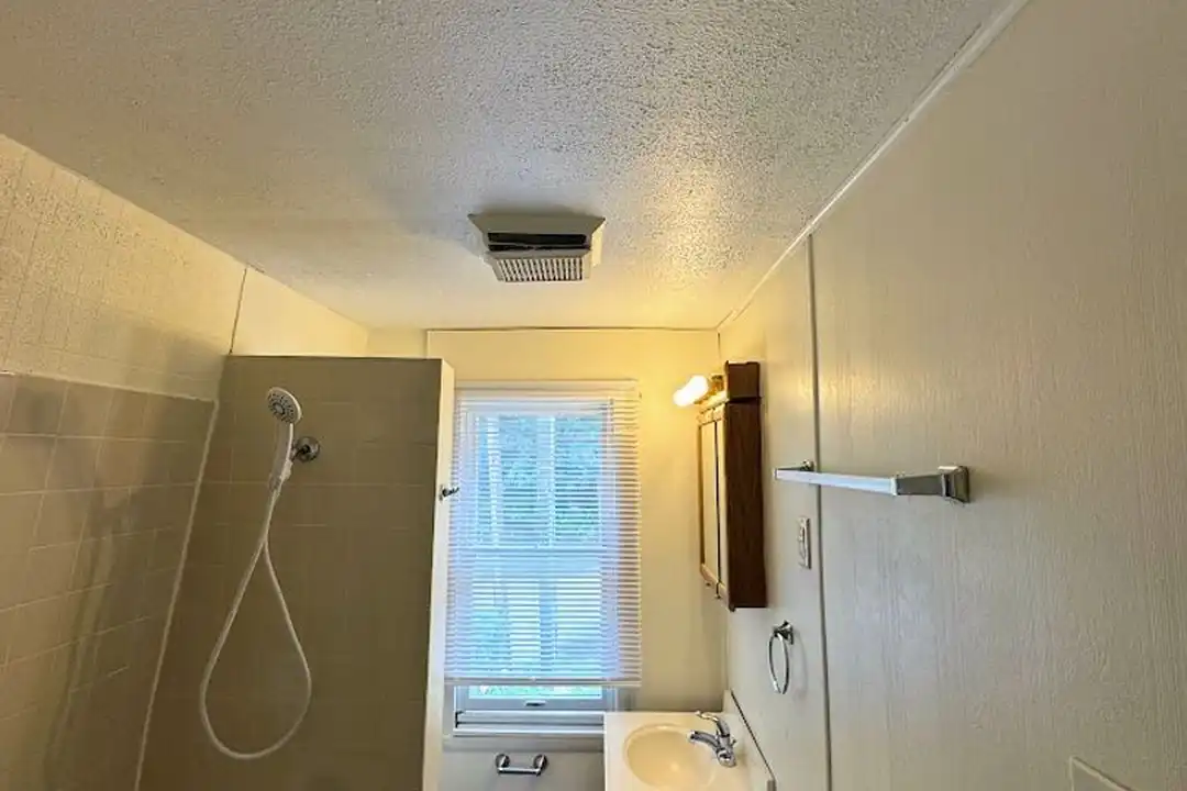 647 5th St – photo 1 of 8