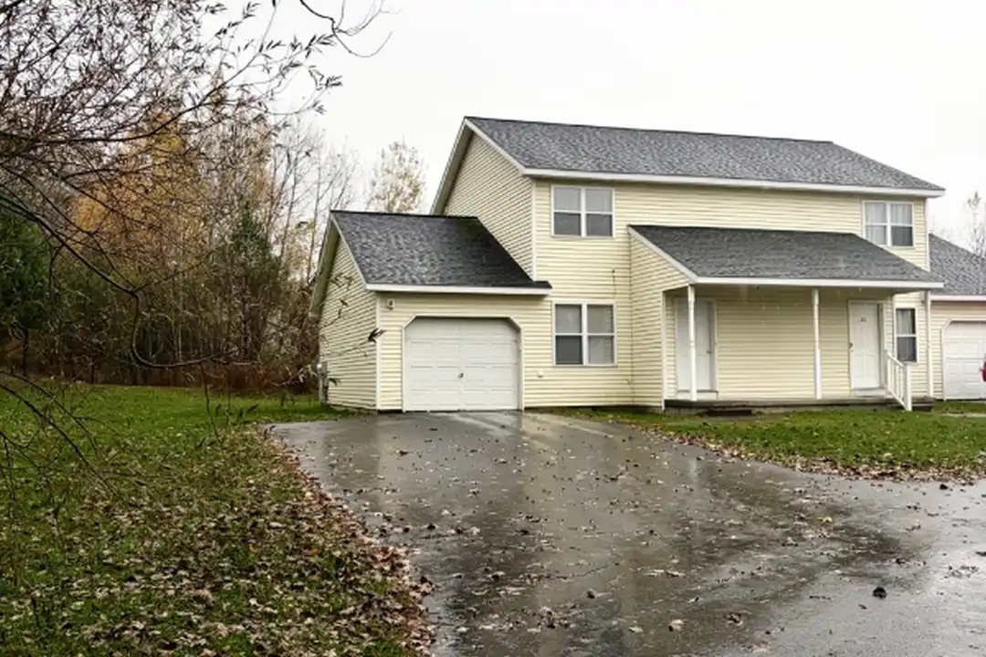 22 Vosburgh Rd – photo 1 of 11