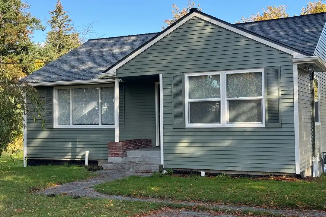 House in Renton - View 2