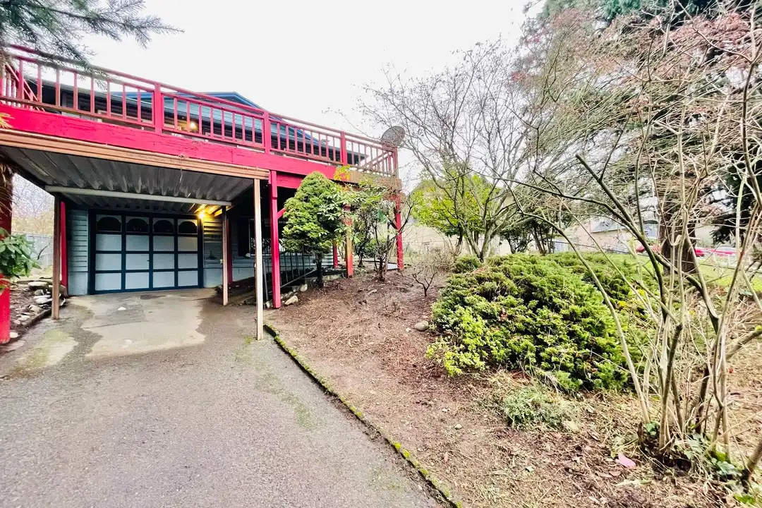 8836 22nd Ave SW - View 3
