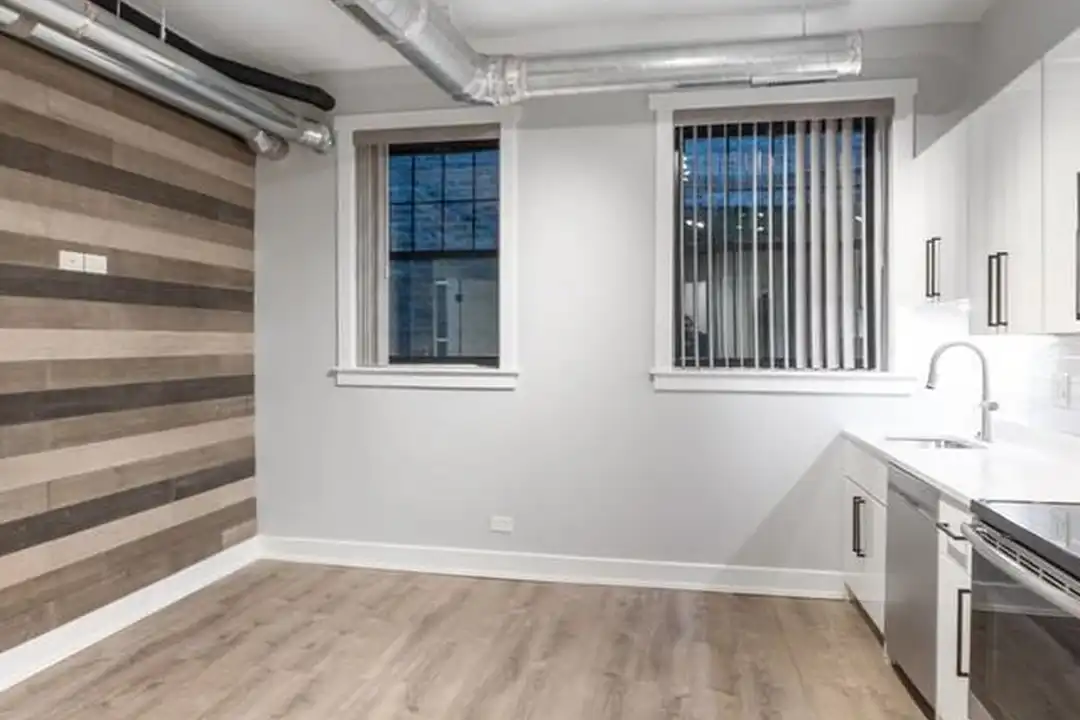 7645 N Sheridan Rd – pohled 5
