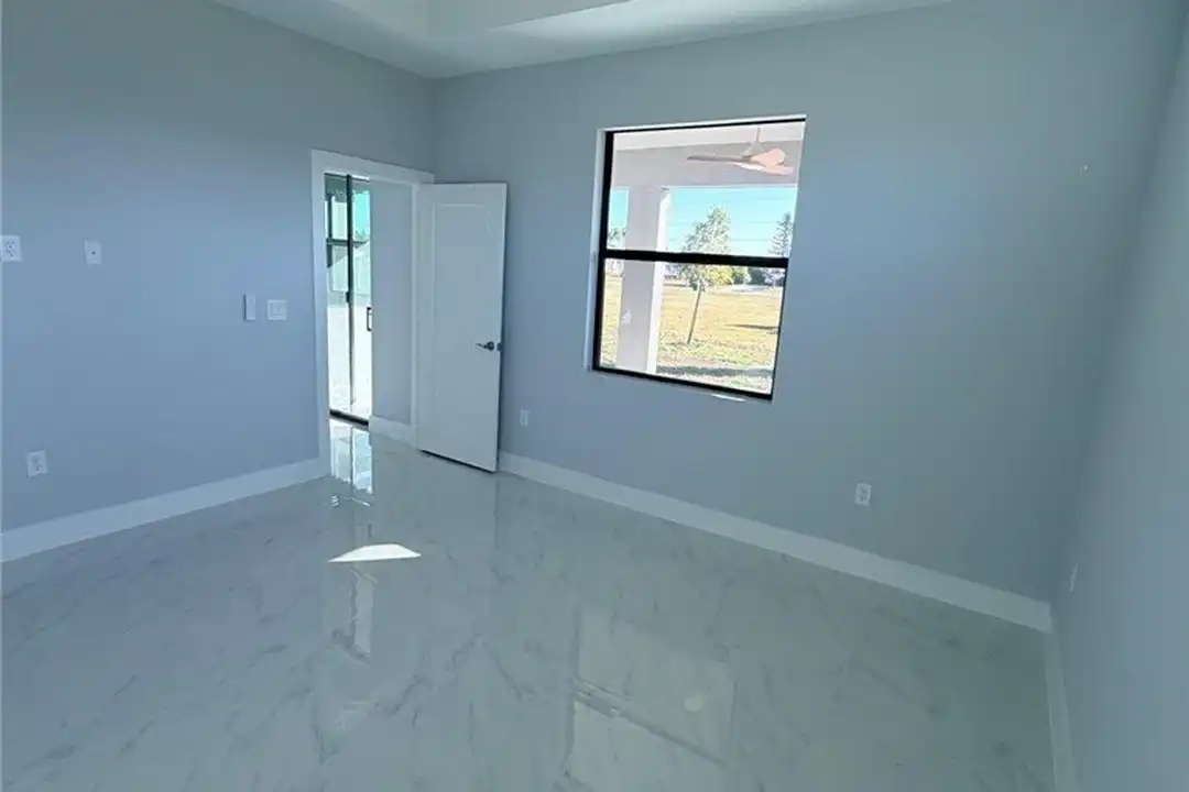 House in Cape Coral - View 5