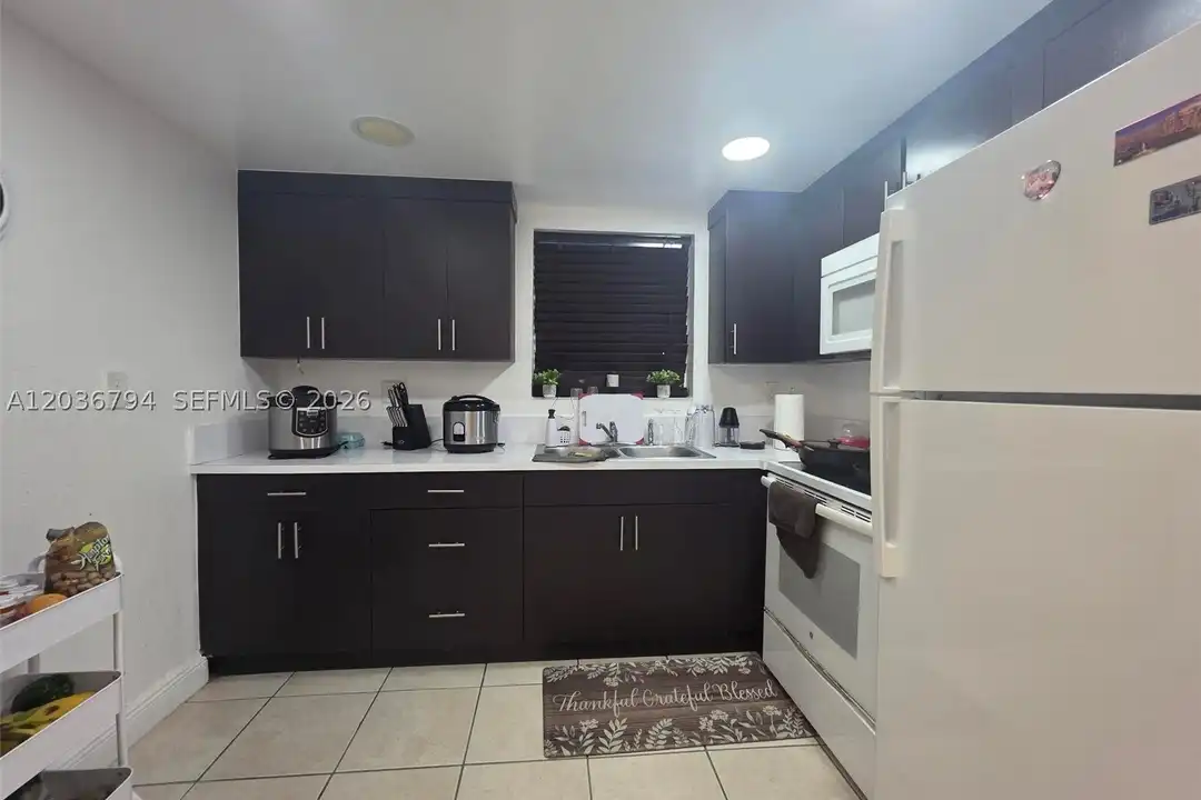 Apartment in Miami - View 2