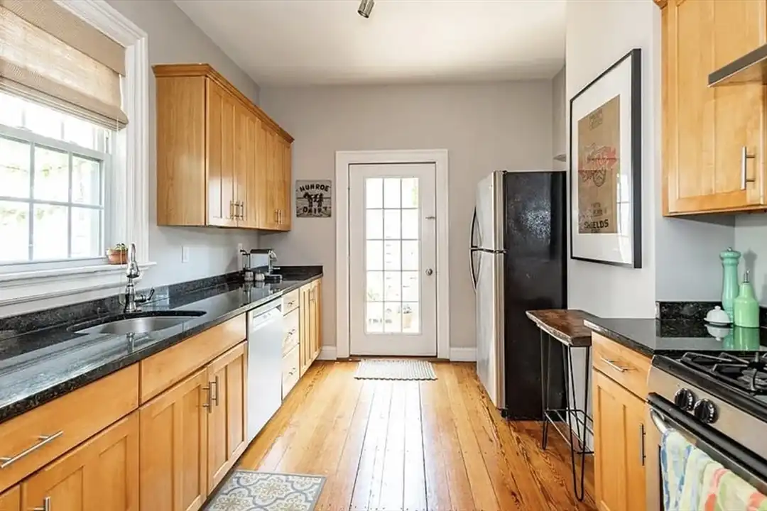 262 W Fifth St - View 4