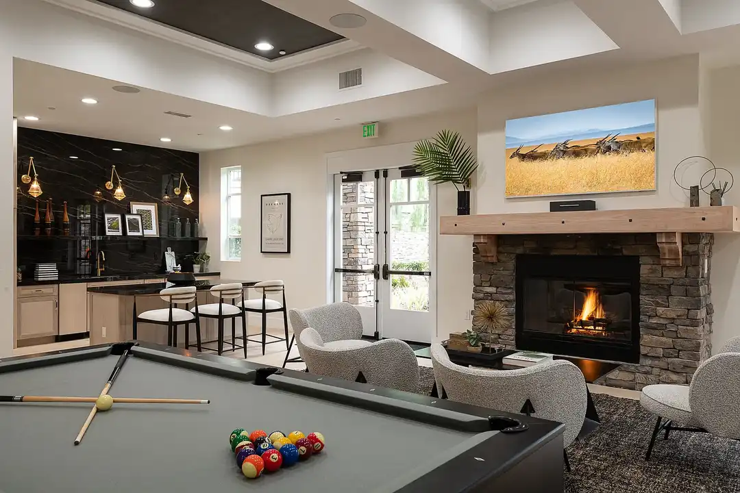 Atrio Burbank Apartments - View 3