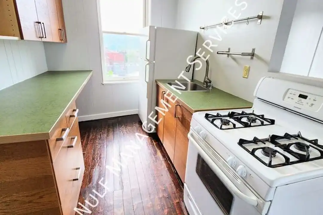 4502 Butler St – photo 1