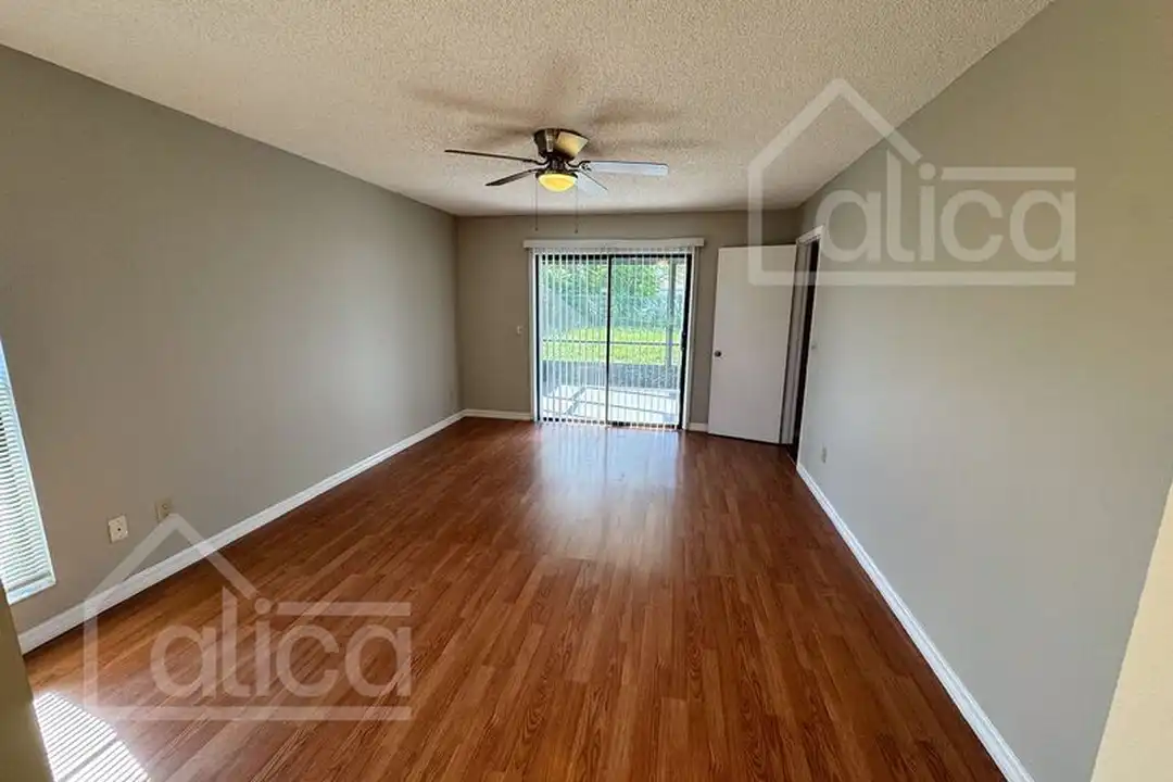 1147 Manitoba St - View 4