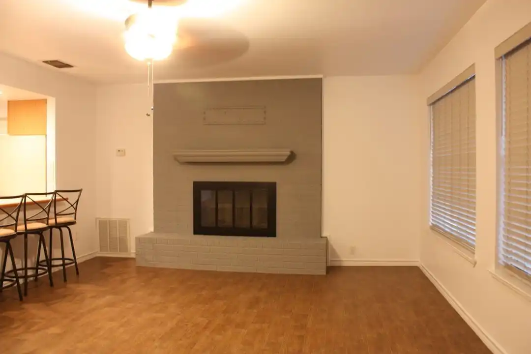 1316 Carol Ann Dr - View 3