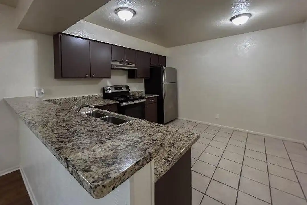 2512 W Hickory St - View 5