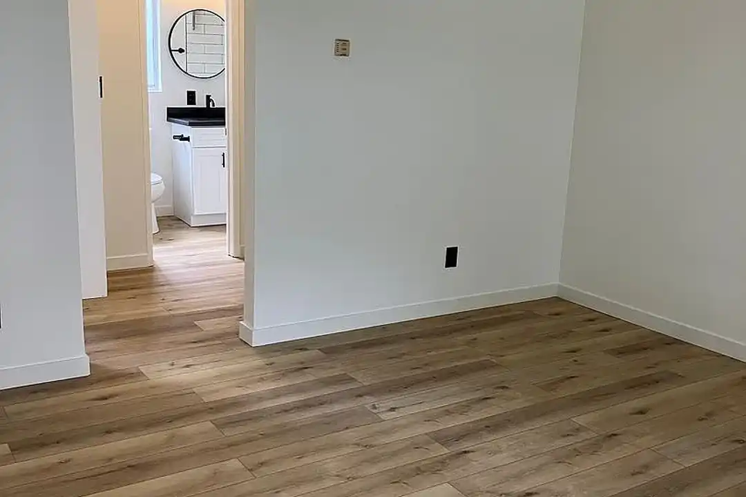 2535 Kansas Ave - View 5