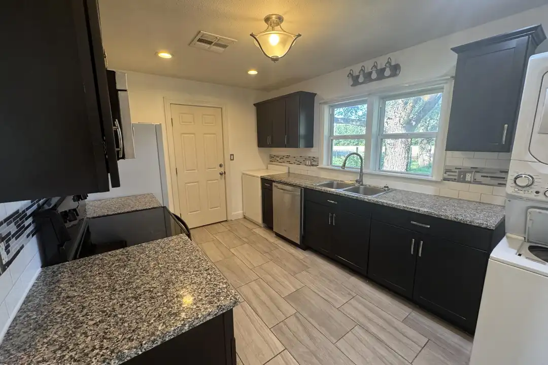 House in Asbury - View 5