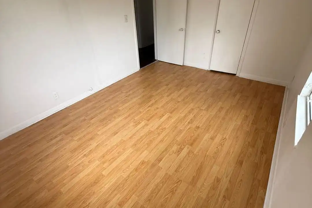 3255 Waverly St - View 5