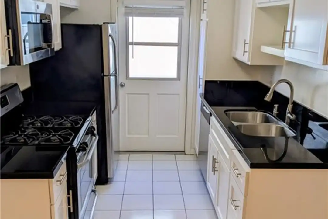11948 Darlington Ave unit 4 - View 5