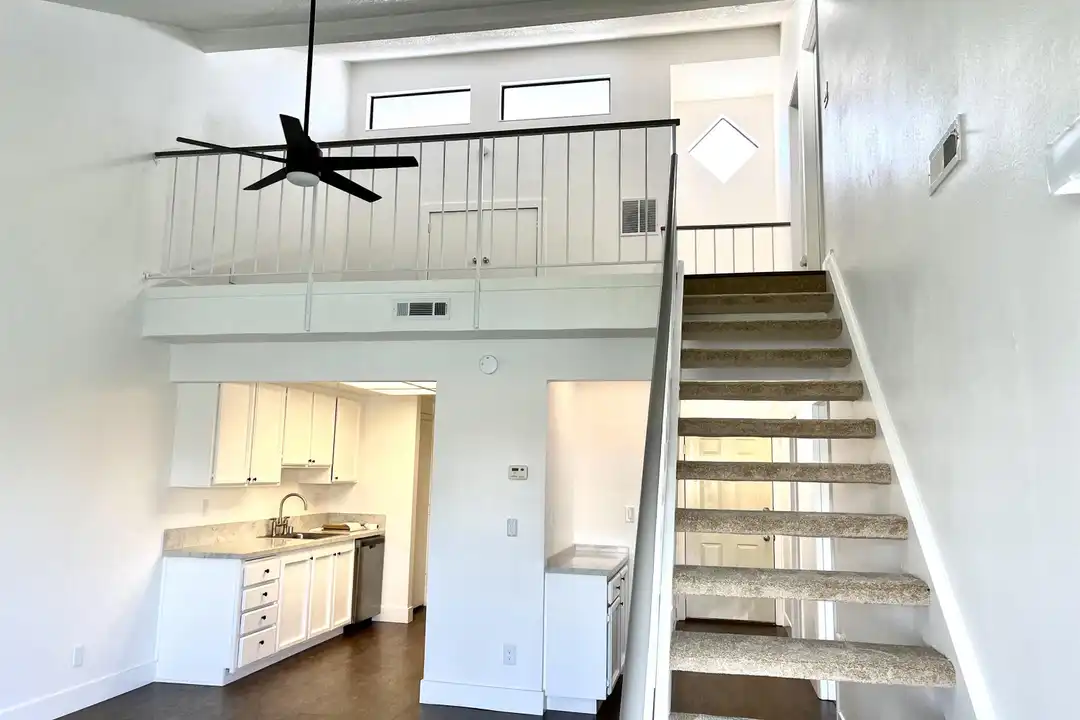 5651 Schooner Loop - More
