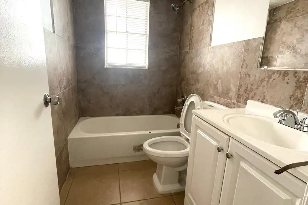 1919 N Haverhill Rd unit 1919-5 - View 5