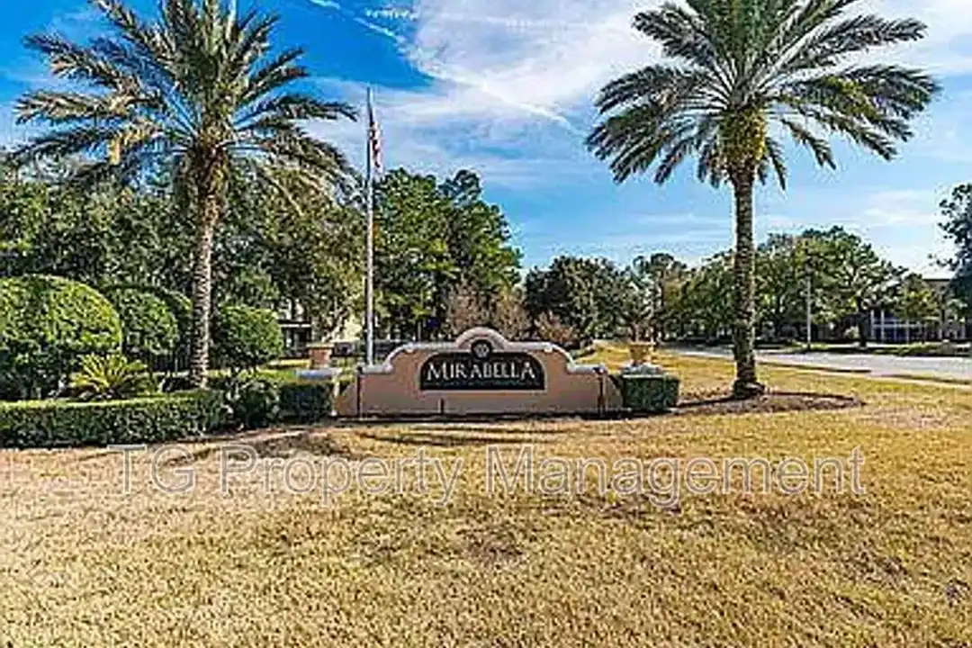 10075 Gate Pkwy N unit # 2012 – pohled 2